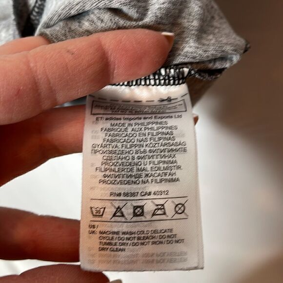 Adidas Grey Climalite Scoop Neck Short Sleeve T-shirt. Size Small. - Picture 6 of 7